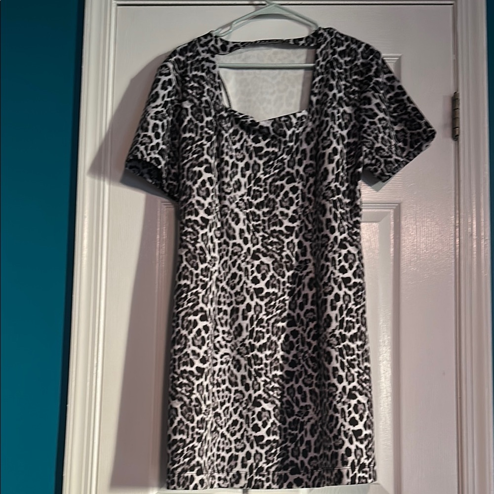 Stylish Black and White Leopard Print Dress